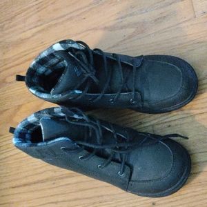 Boy's Columbia Boots